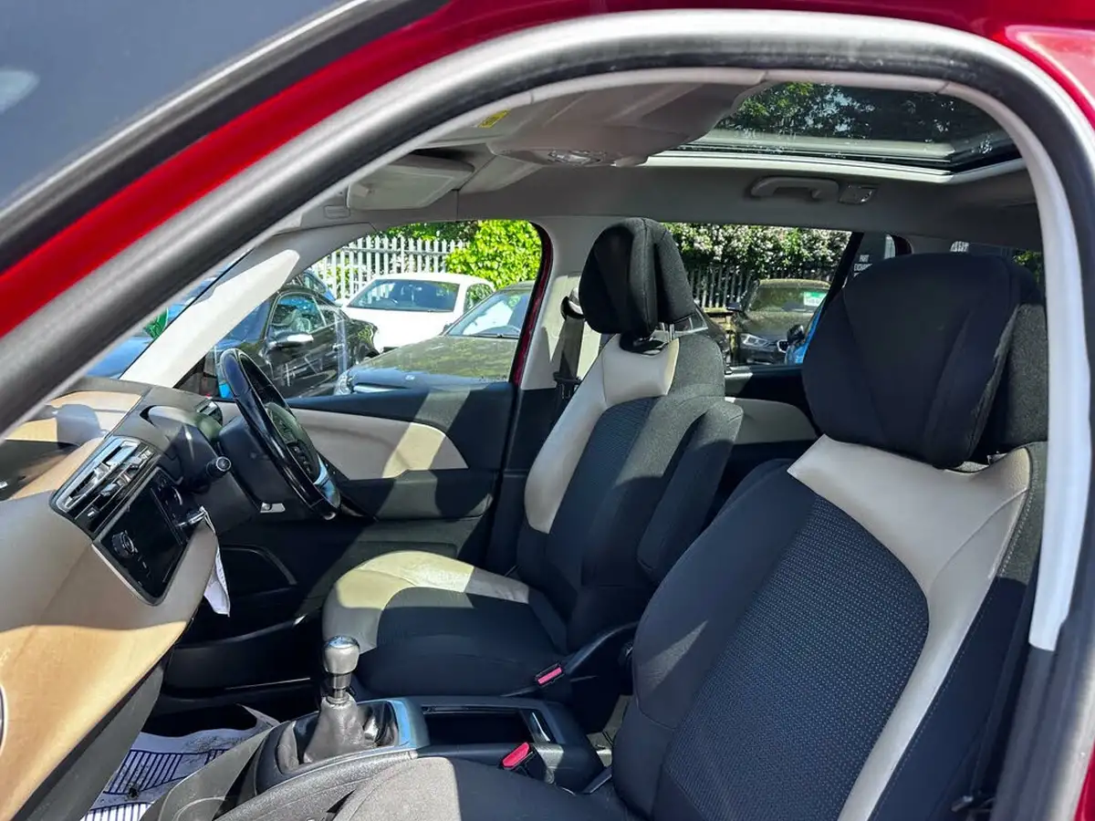 2016-citroen-grand-c4-picasso-20bluehdi-exclusive-big-28