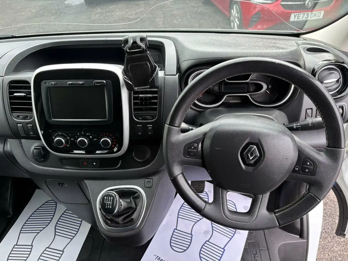 2020-renault-trafic-20dci-ll30-energy-120-sport-big-26