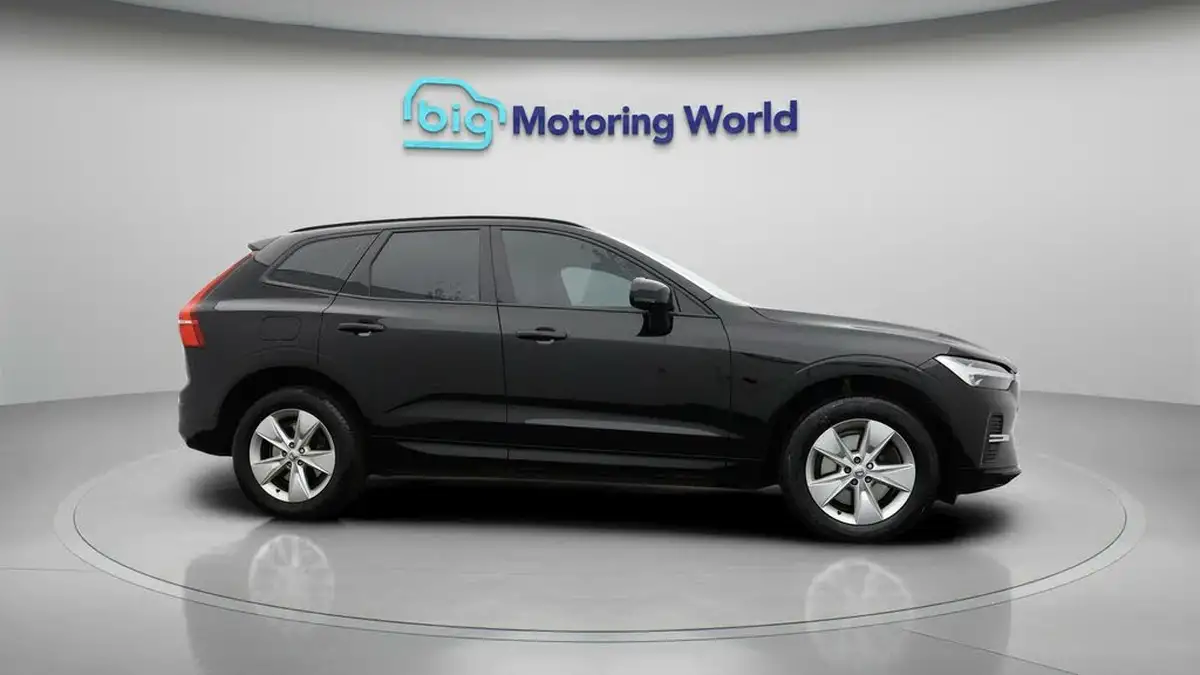 2021-volvo-xc60-20-b5-momentum-big-7