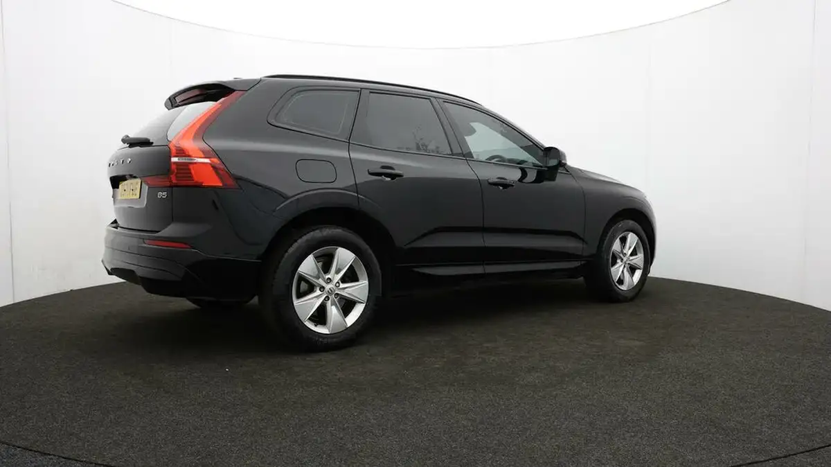 2021-volvo-xc60-20-b5-momentum-big-35