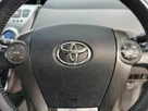 2013-toyota-prius-small-28