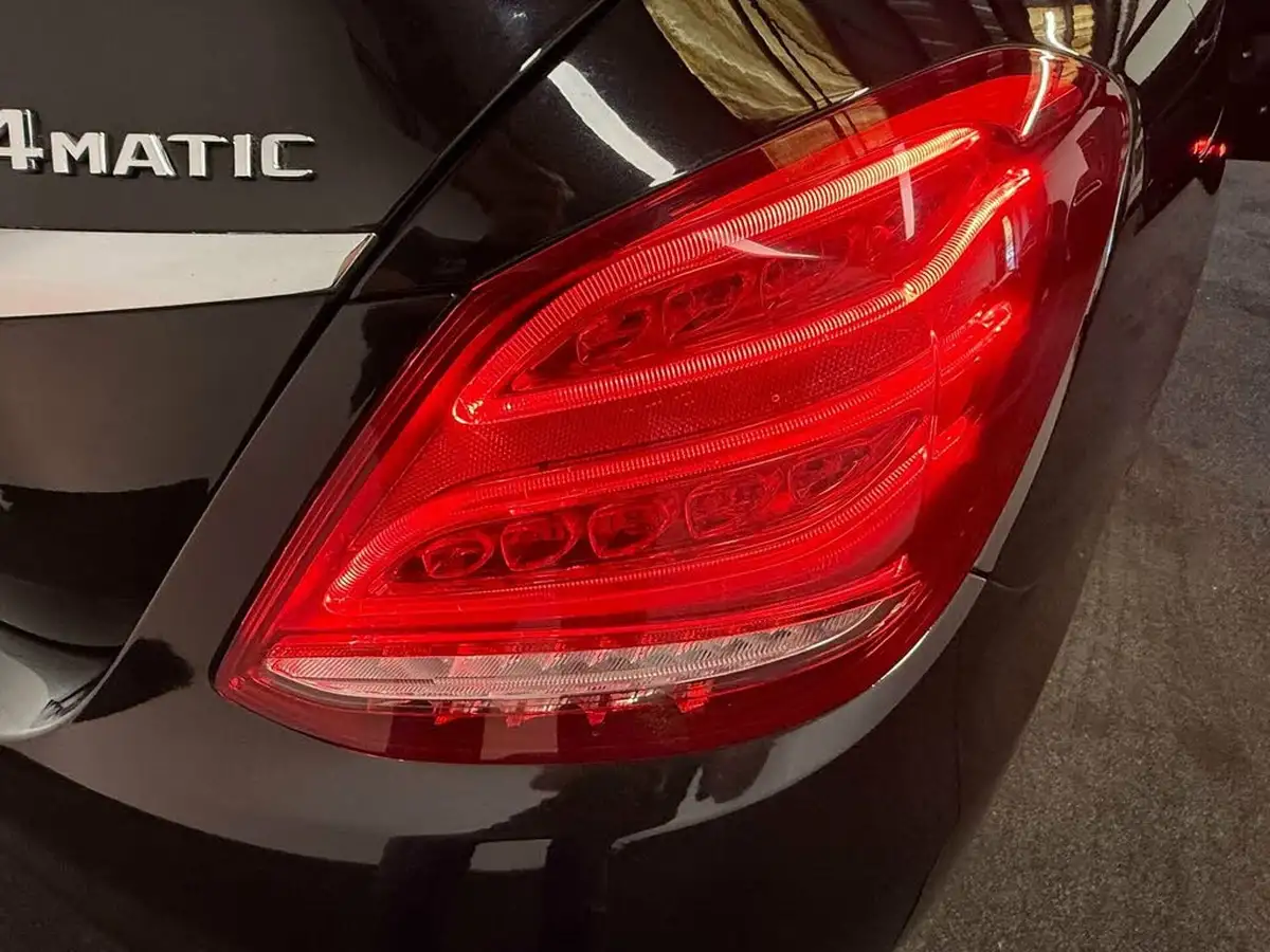 2017-mercedes-benz-c-class-21d-c250d-amg-line-ss-saloon-4d-4matic-9g-tronic-plus-big-38