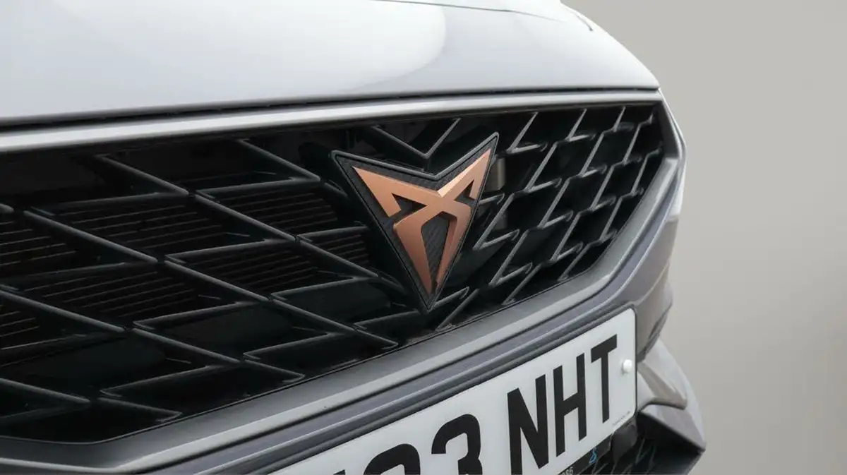 2023-cupra-leon-nf-15-etsi-v1-estate-big-20