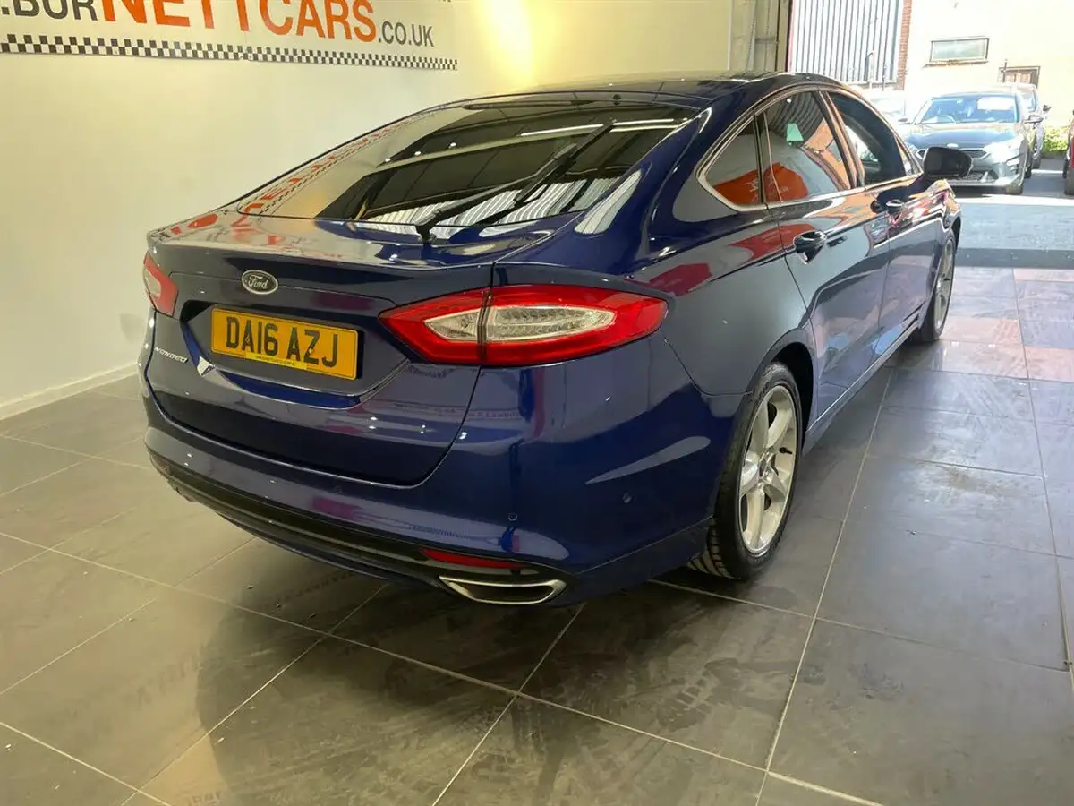 2015-ford-mondeo-20tdci-titanium-180ps-ss-hatchback-big-9