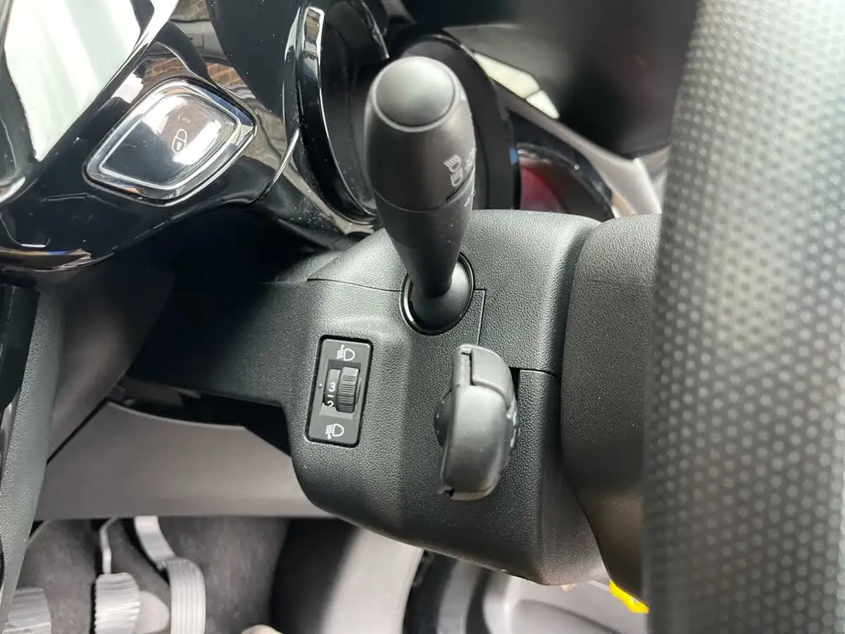 2016-citroen-c3-12-puretech-platinum-big-37