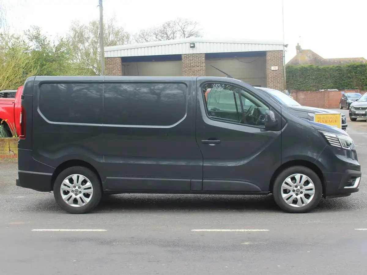 2023-renault-trafic-20dci-sl28-150-sport-big-22