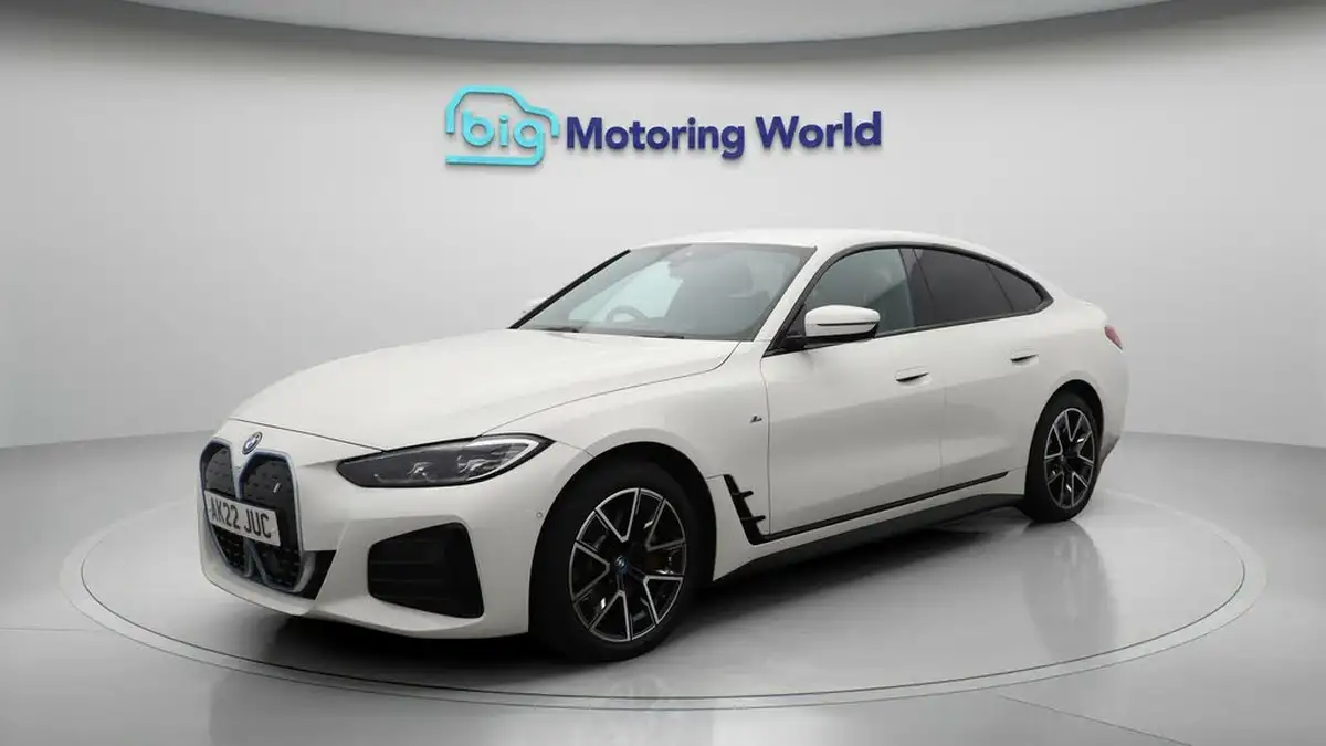 2022-bmw-i4-e-edrive40-m-sport-big-3
