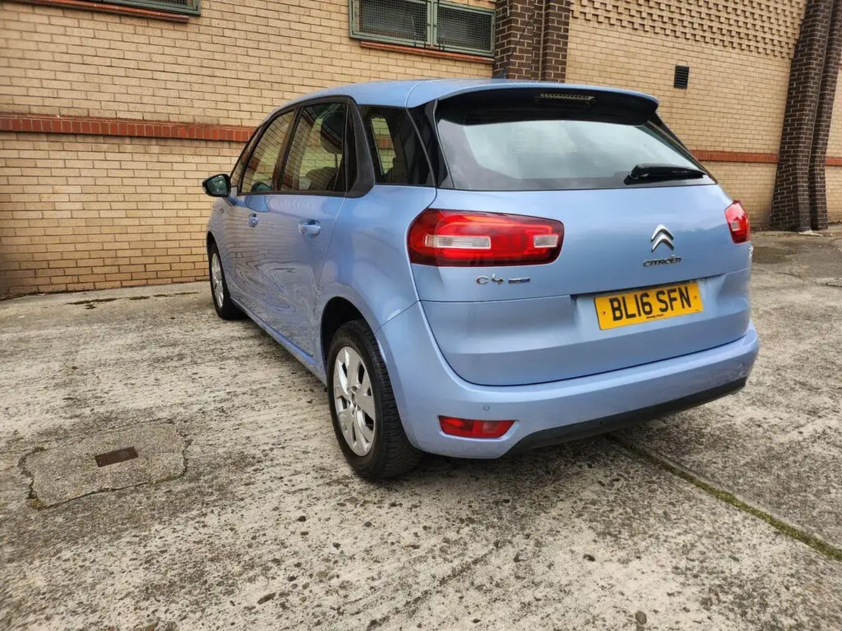 2016-citroen-c4-picasso-16bluehdi-vtr-120ps-big-6