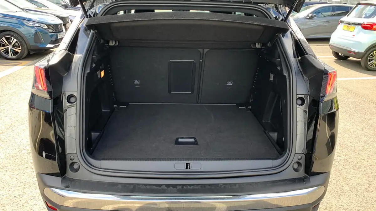 2024-peugeot-3008-suv-12-puretech-gt-136ps-hybrid-e-dsc6-big-18