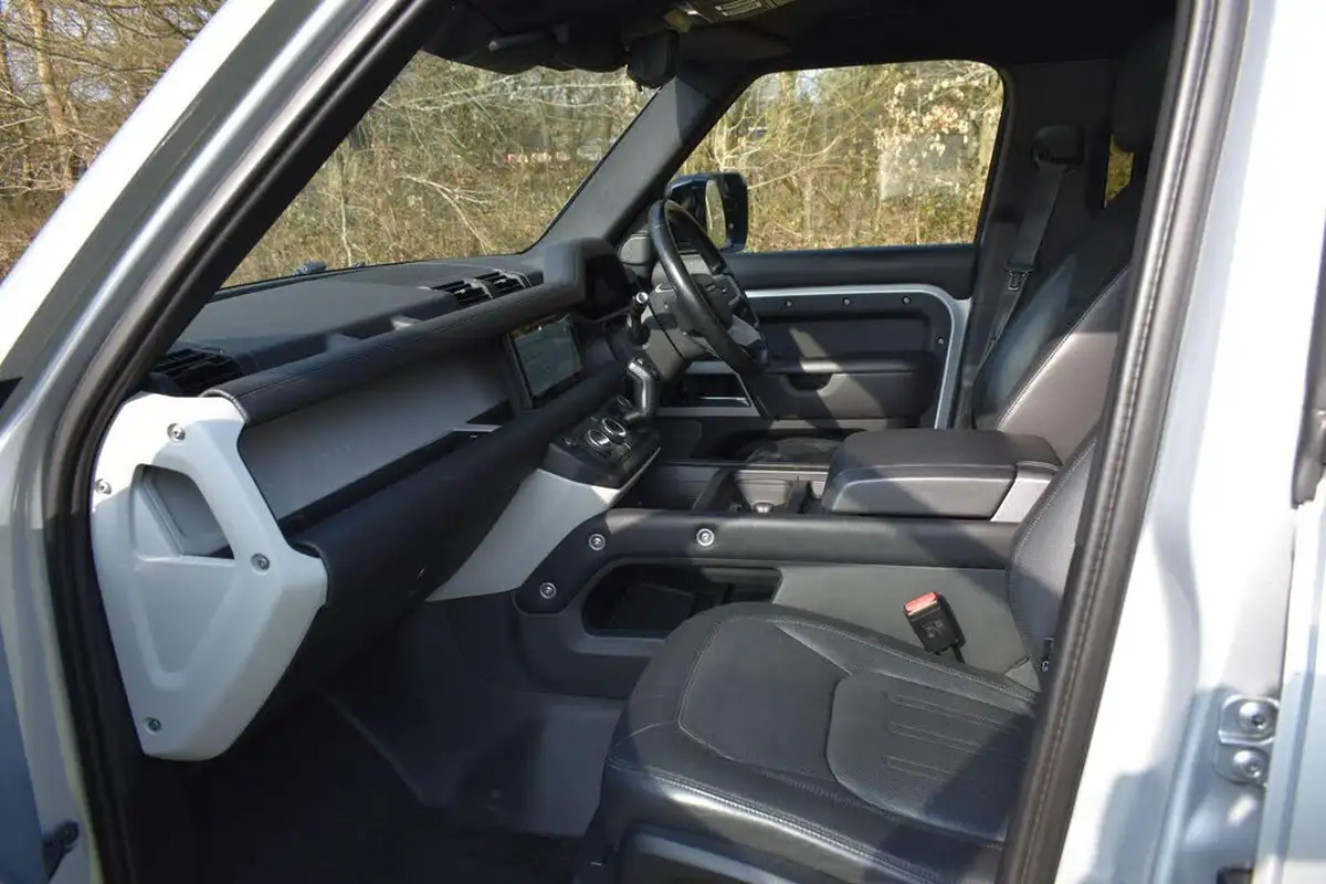2021-land-rover-110-defender-30-d300-x-dynamic-se-big-43