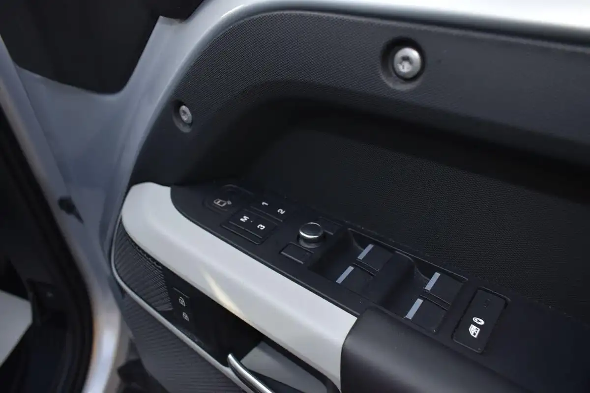 2021-land-rover-110-defender-30-d300-x-dynamic-se-big-19
