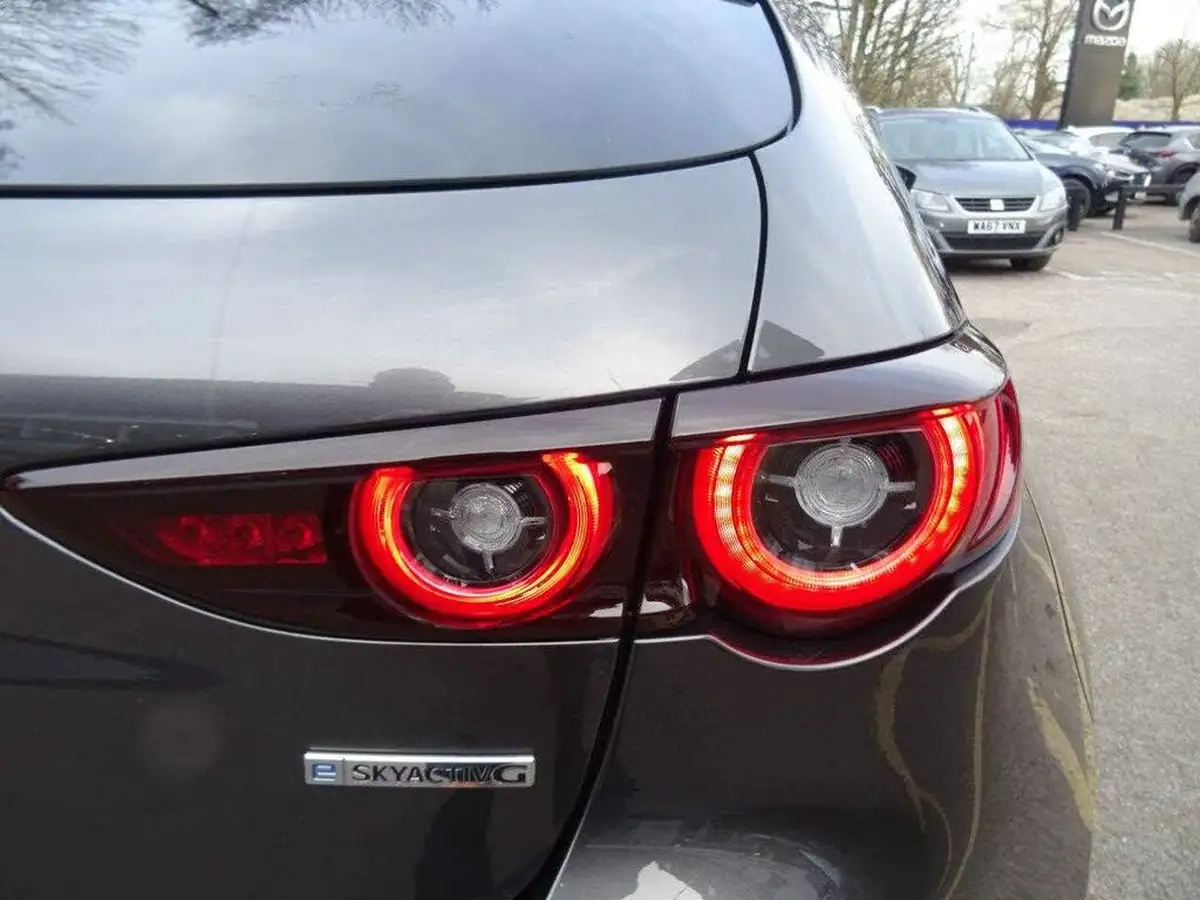 2025-mazda-mazda3-25-e-skyactiv-g-exclusive-line-big-20
