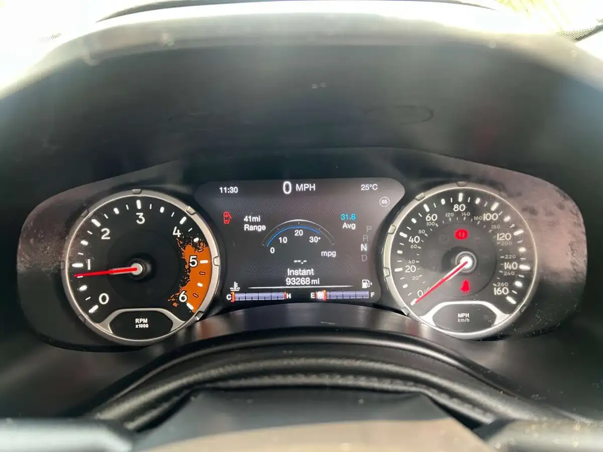 2016-jeep-renegade-20multijet-ii-limited-auto-low-auto-big-9