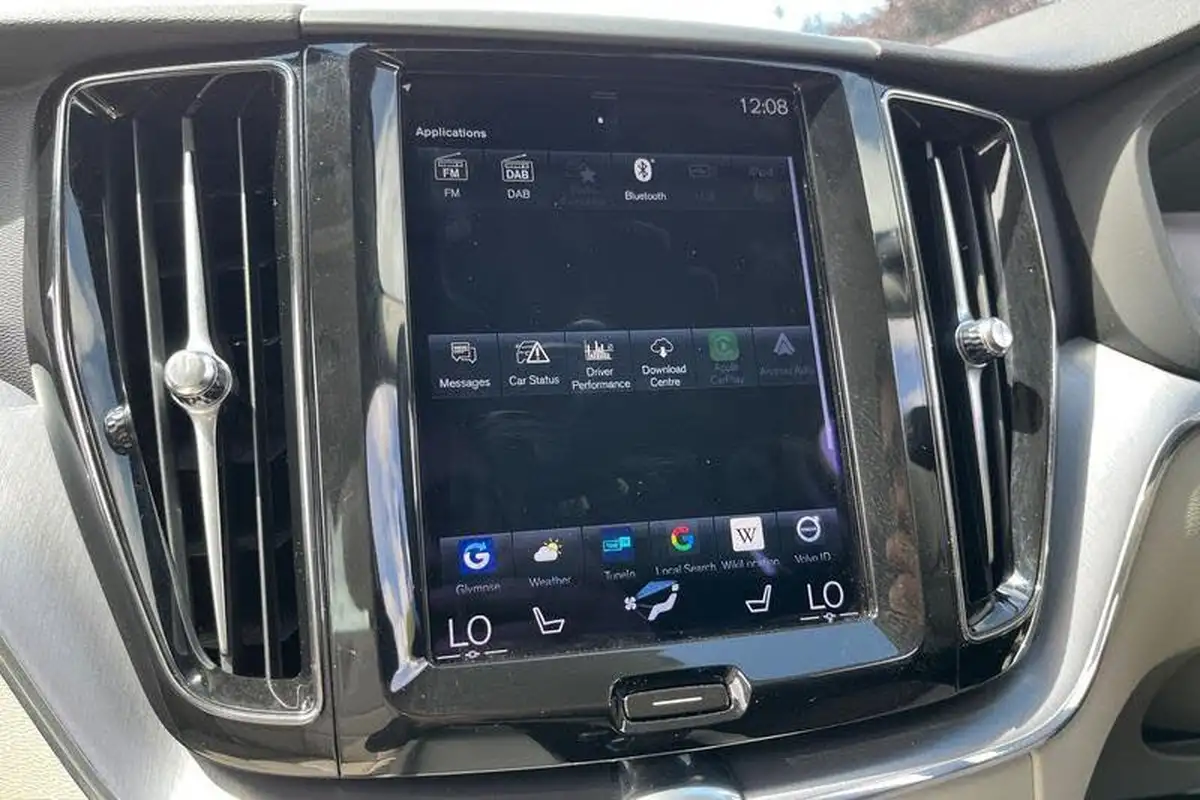 2021-volvo-xc60-20-b5-momentum-awd-big-28