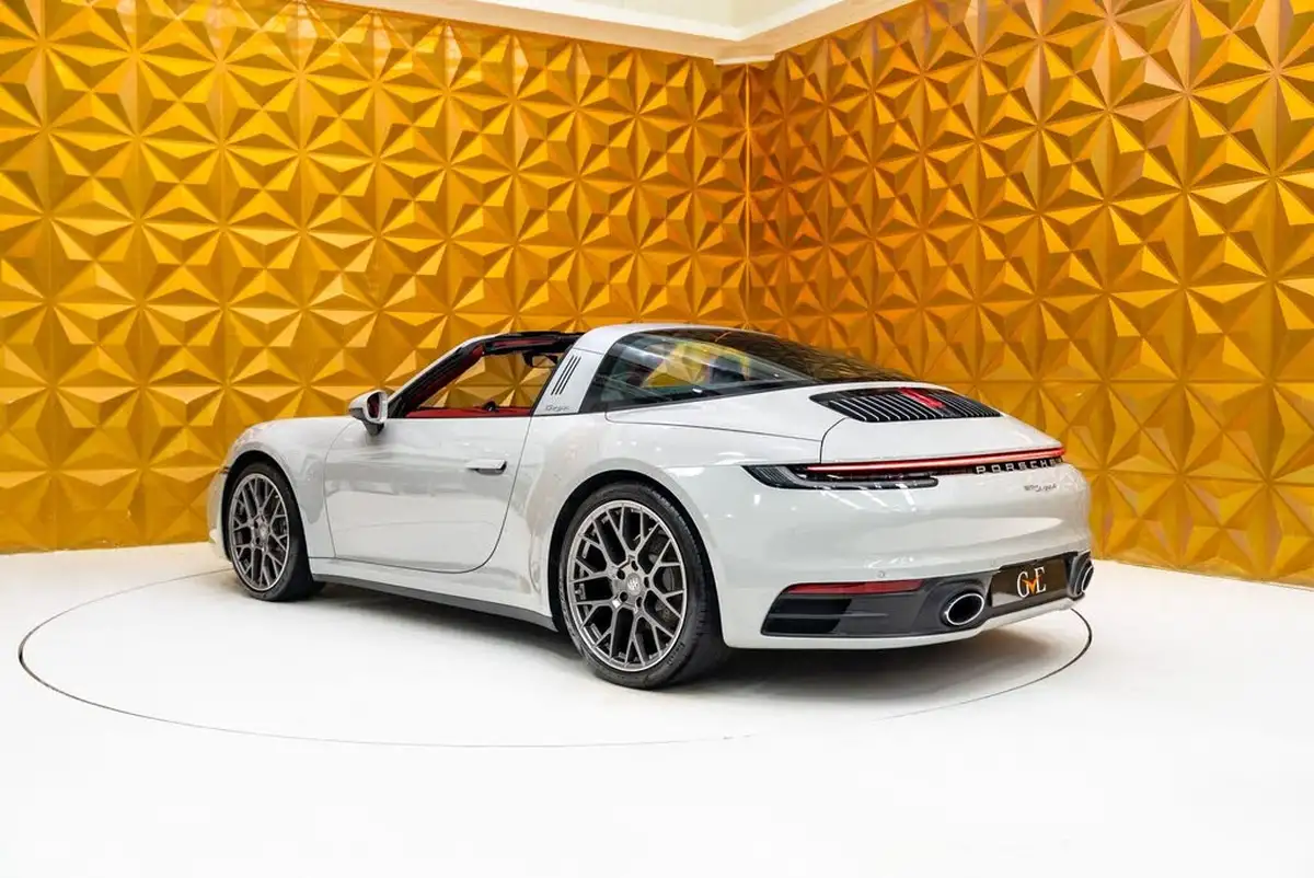 2023-porsche-911-30-targa-4-big-27