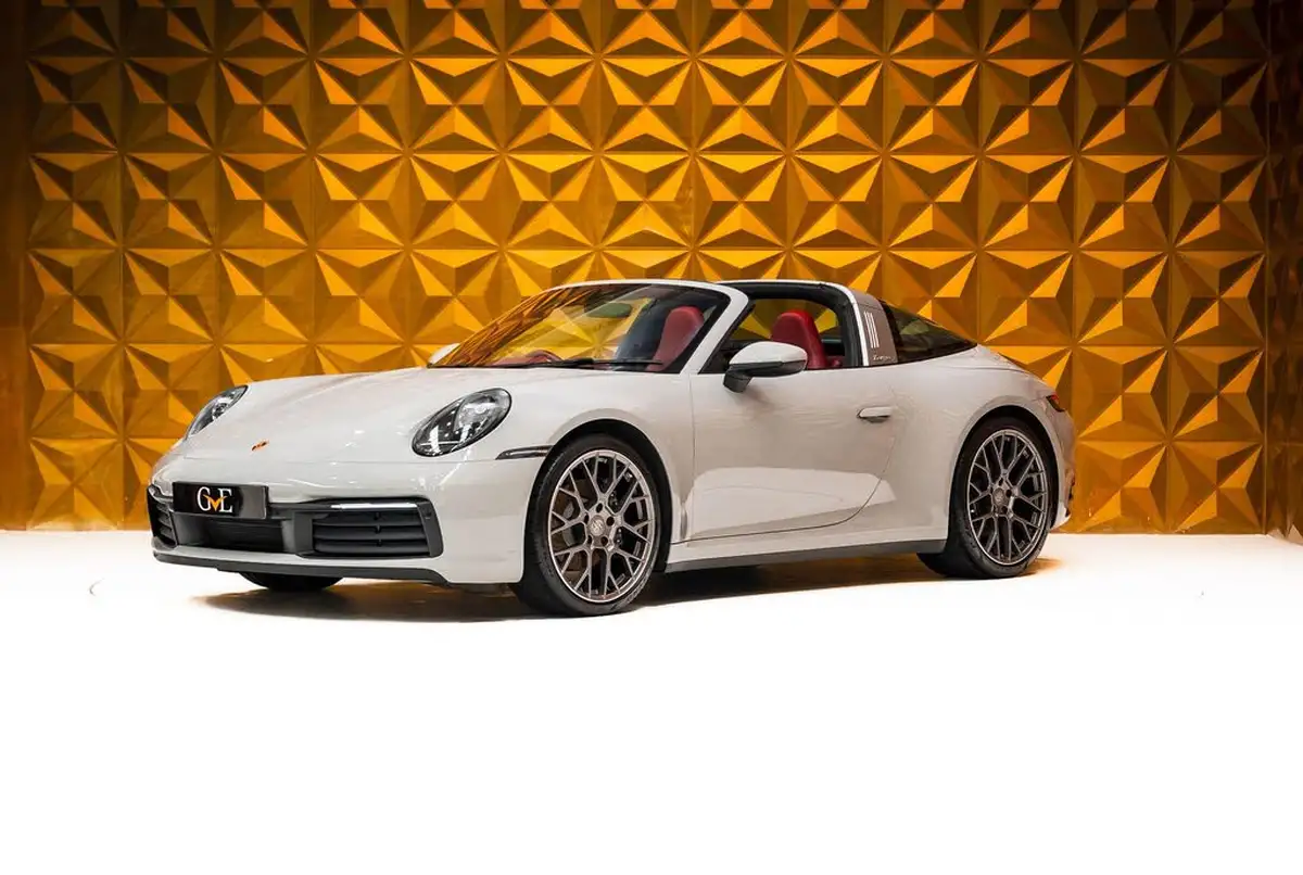 2023-porsche-911-30-targa-4-big-3