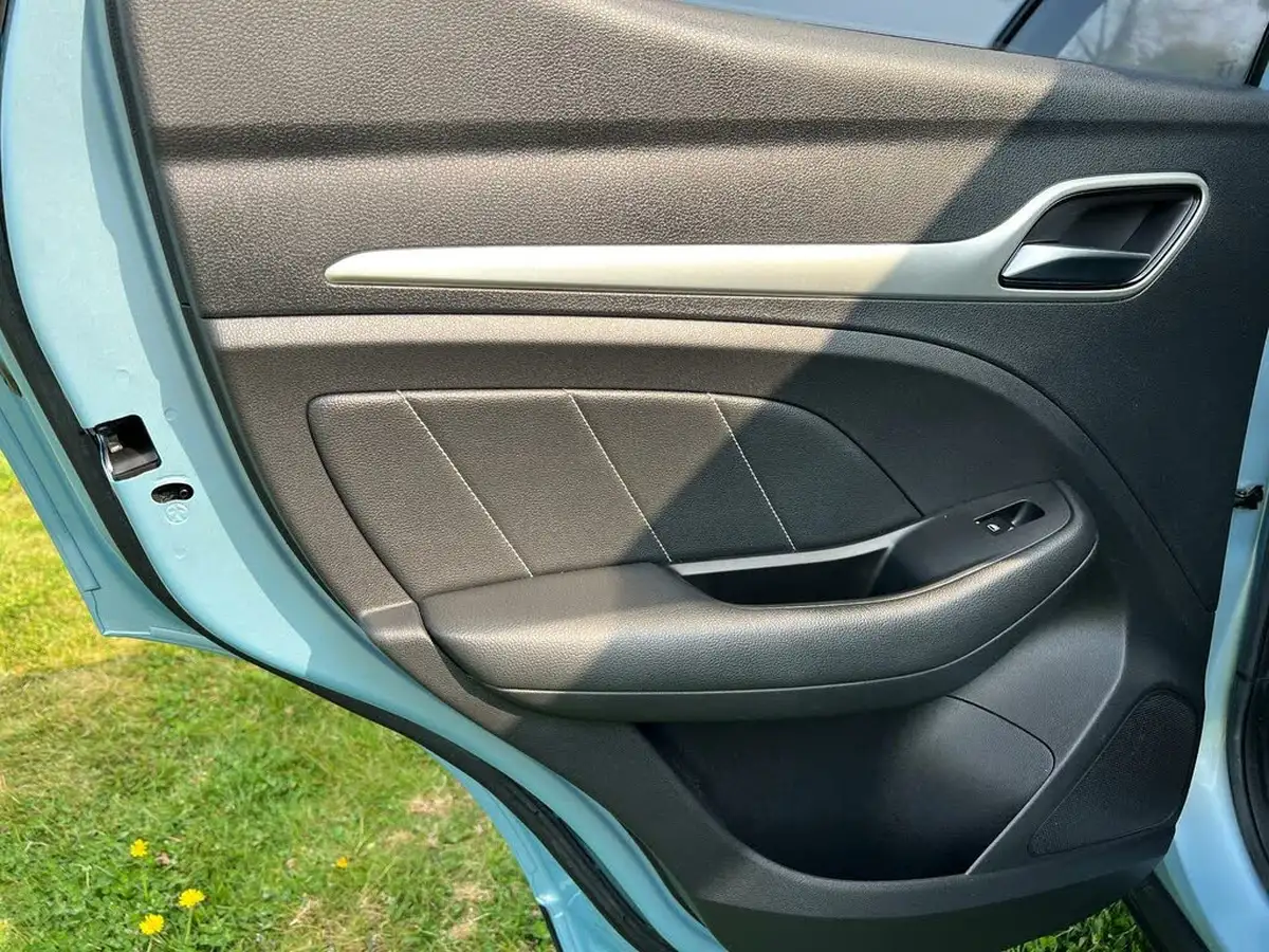 2021-mg-zs-suv-e-exclusive-ev-big-24