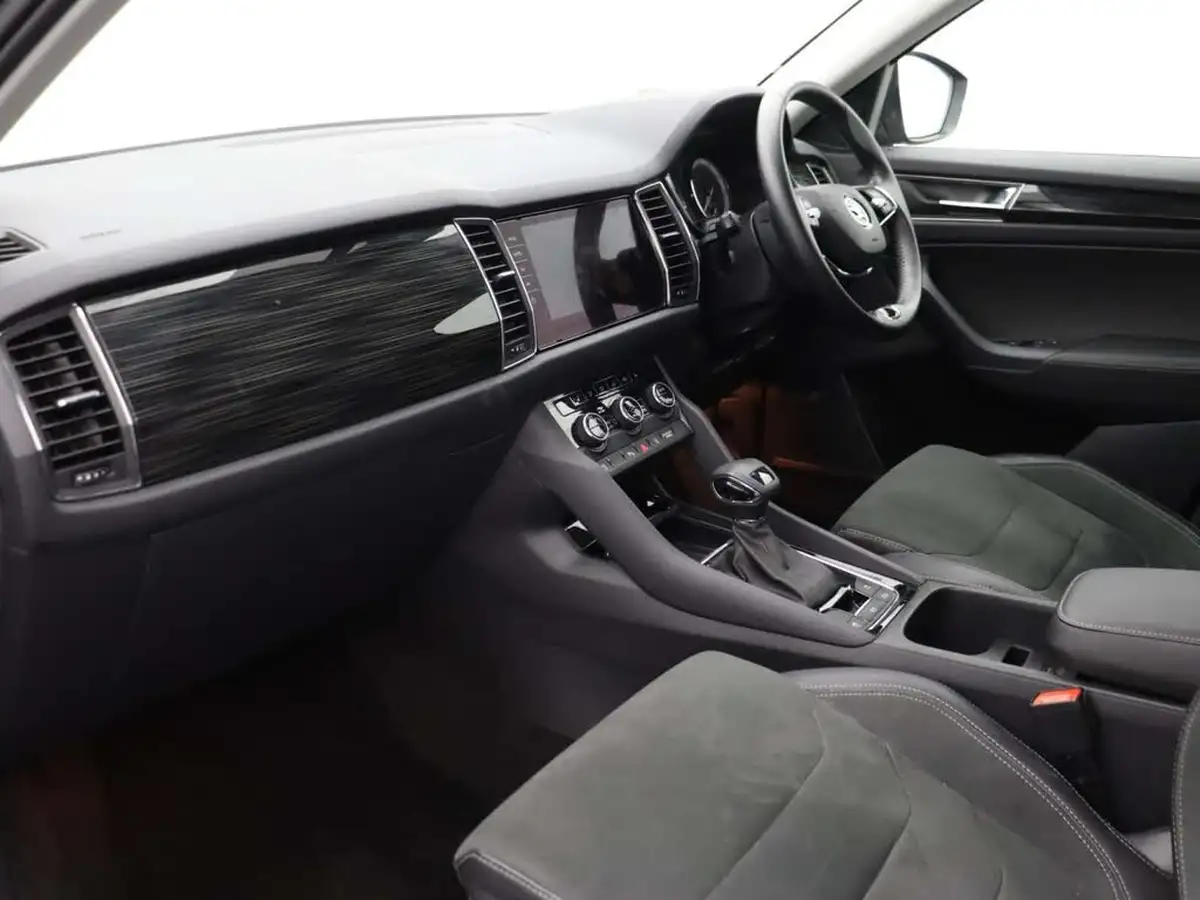 2021-skoda-kodiaq-15-tsi-se-l-dsg-big-10