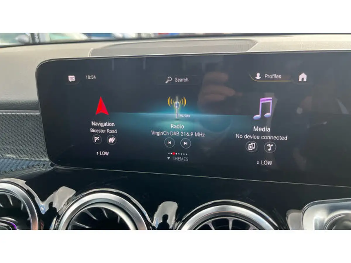 2023-mercedes-benz-glb-class-13-glb200-amg-line-executive-big-11