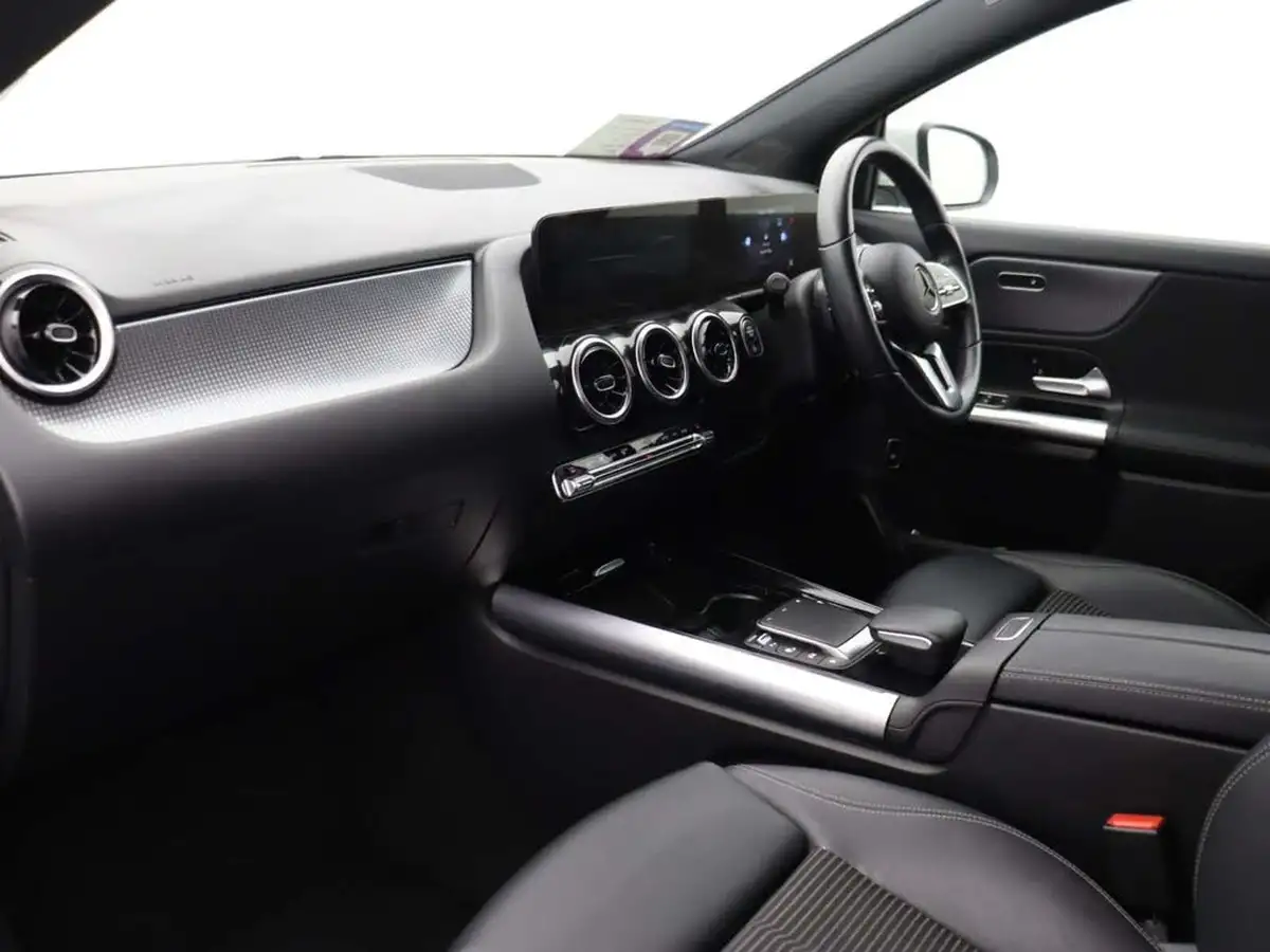 2021-mercedes-benz-gla-class-13-gla-200-sport-executive-big-10