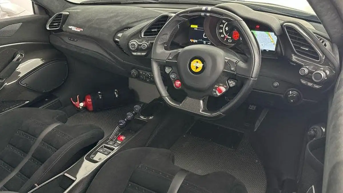 2020-ferrari-488-39-488-spider-big-32