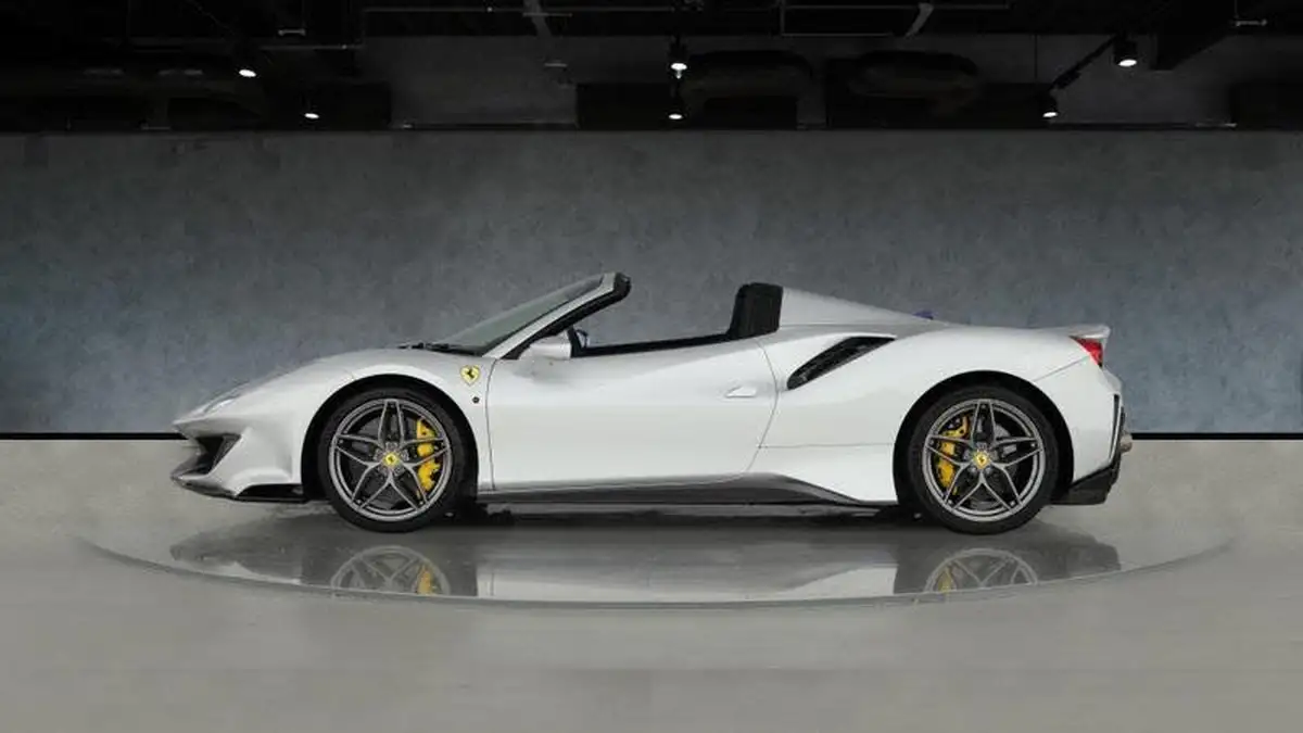 2020-ferrari-488-39-488-spider-big-8