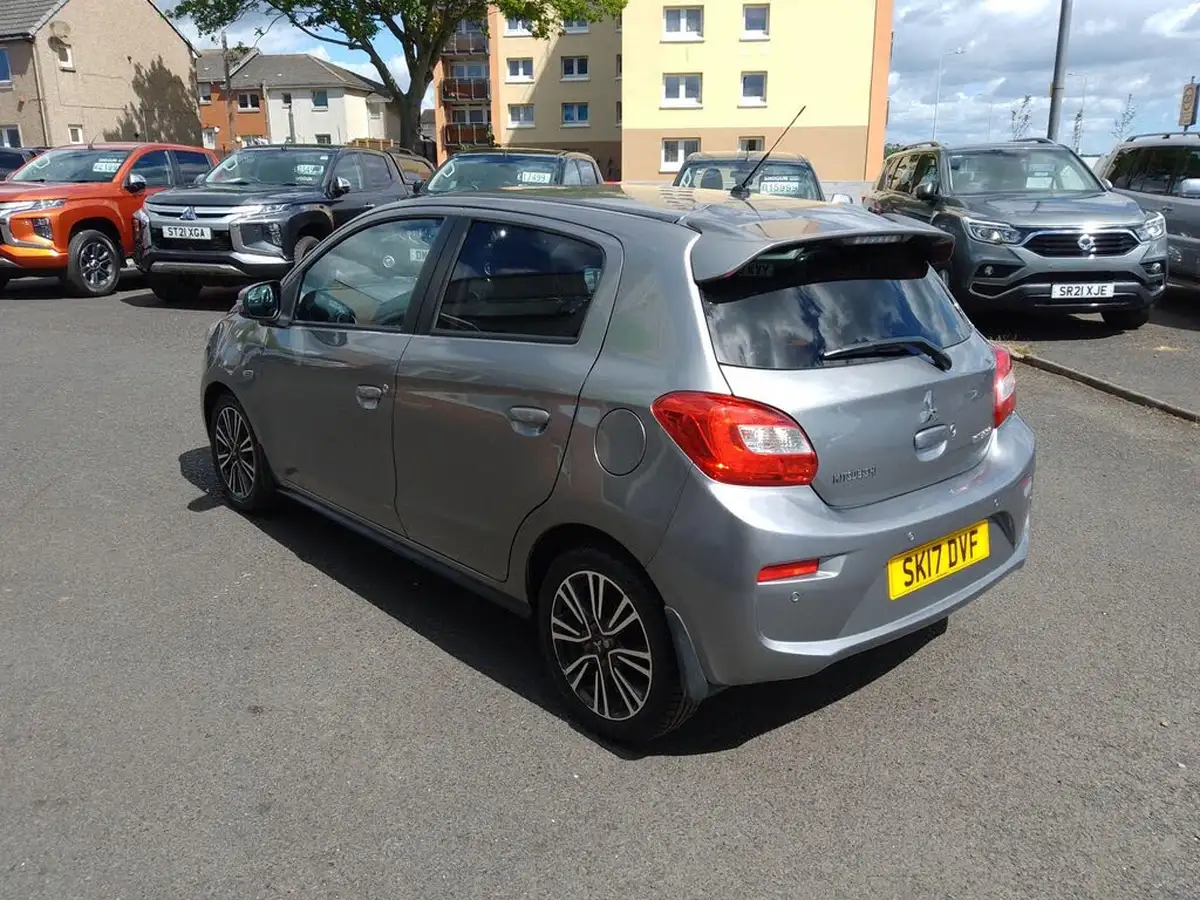 2017-mitsubishi-mirage-12-juro-big-10