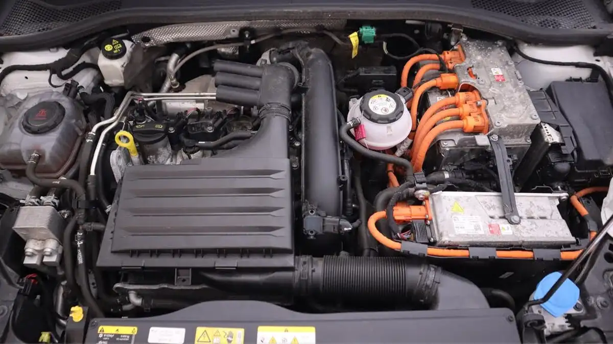 2021-seat-leon-14-e-hybrid-fr-hatchback-big-19