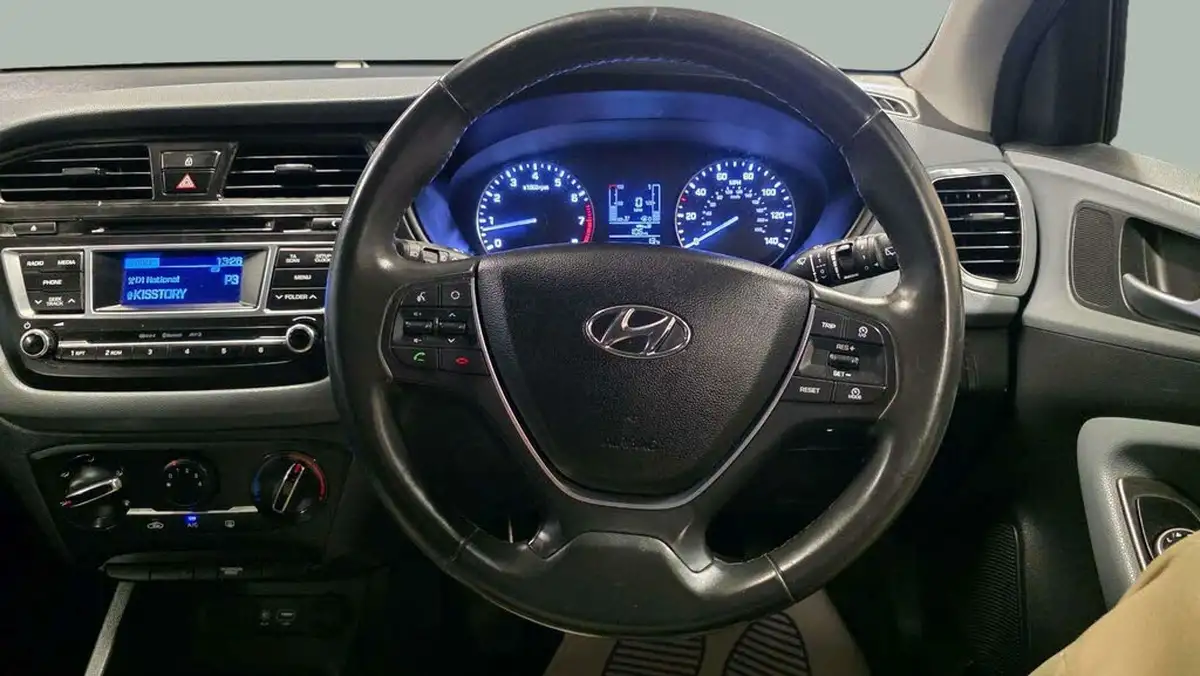 2017-hyundai-i20-12-se-hatchback-5d-big-48
