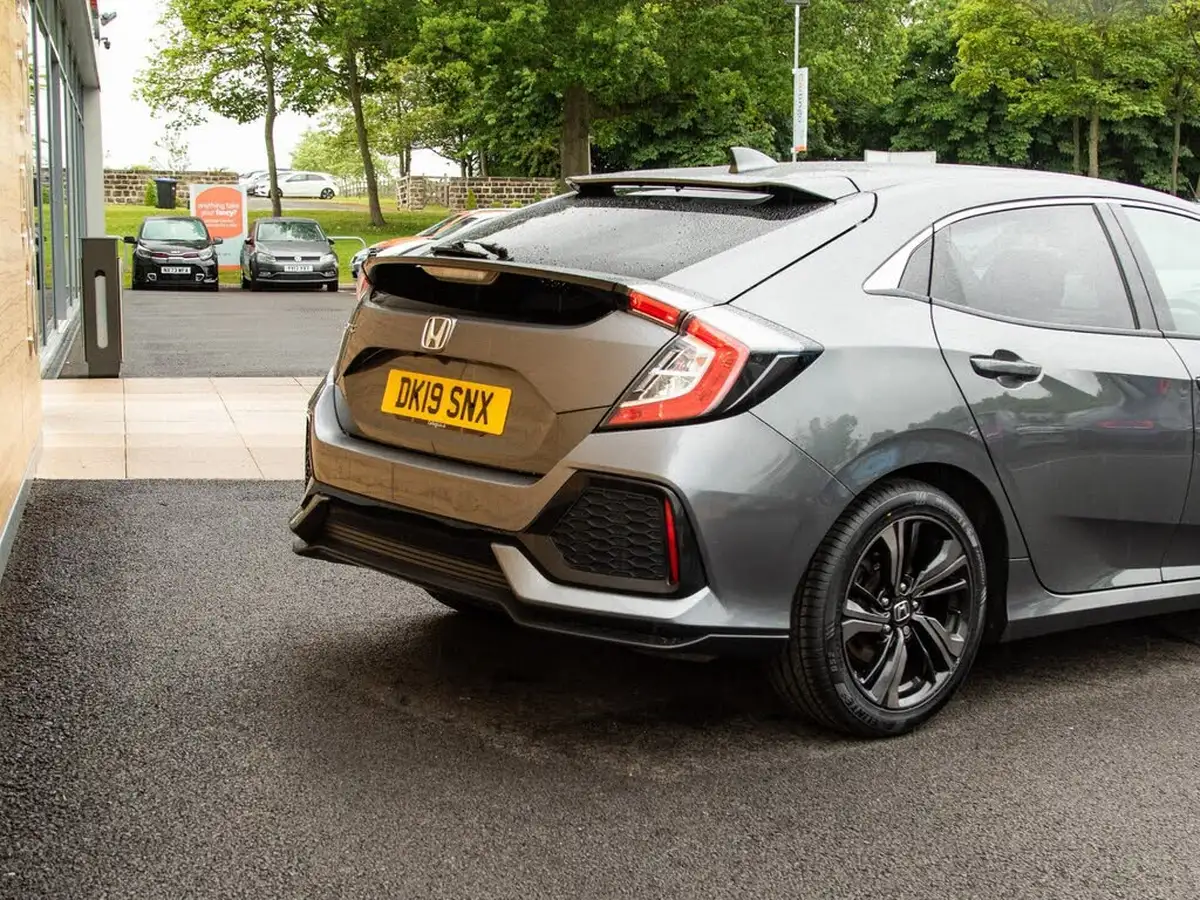 2019-honda-civic-10-vtec-turbo-sr-hatchback-5d-big-7