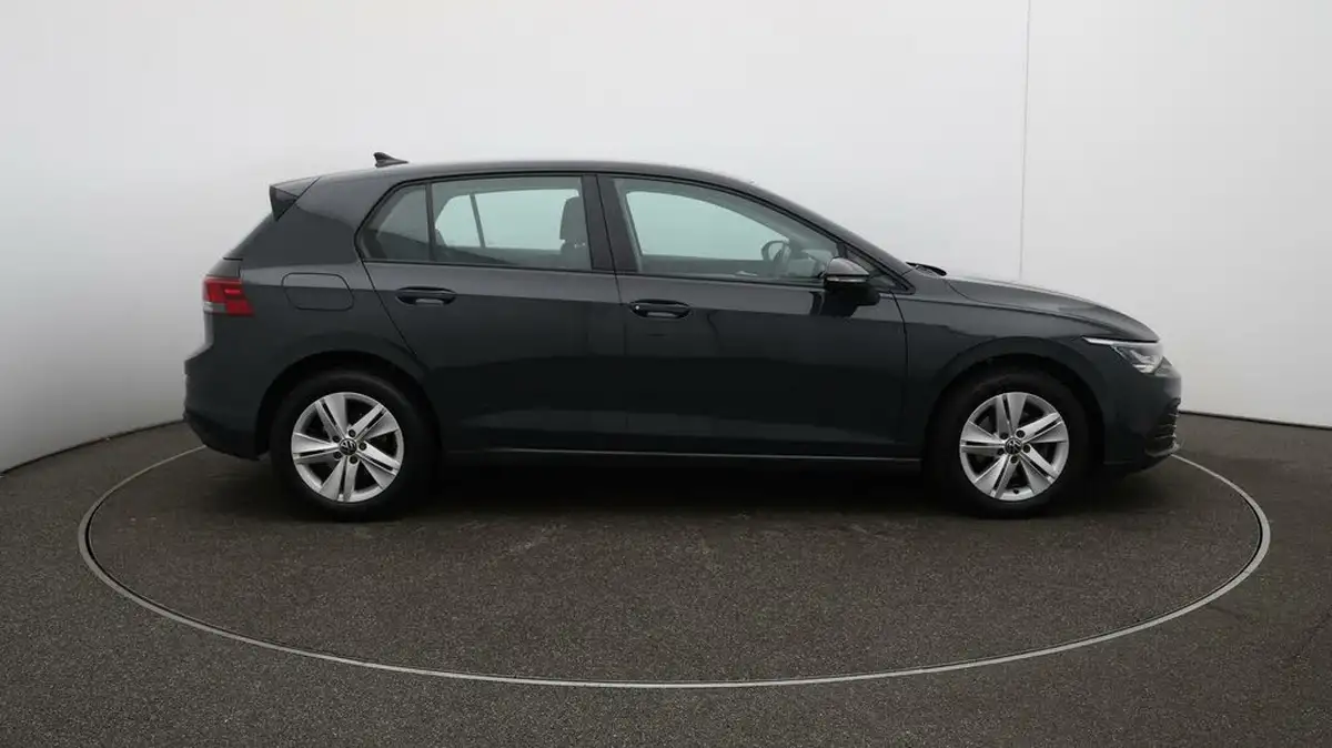 2022-volkswagen-golf-15-tsi-life-130ps-hatchback-big-47