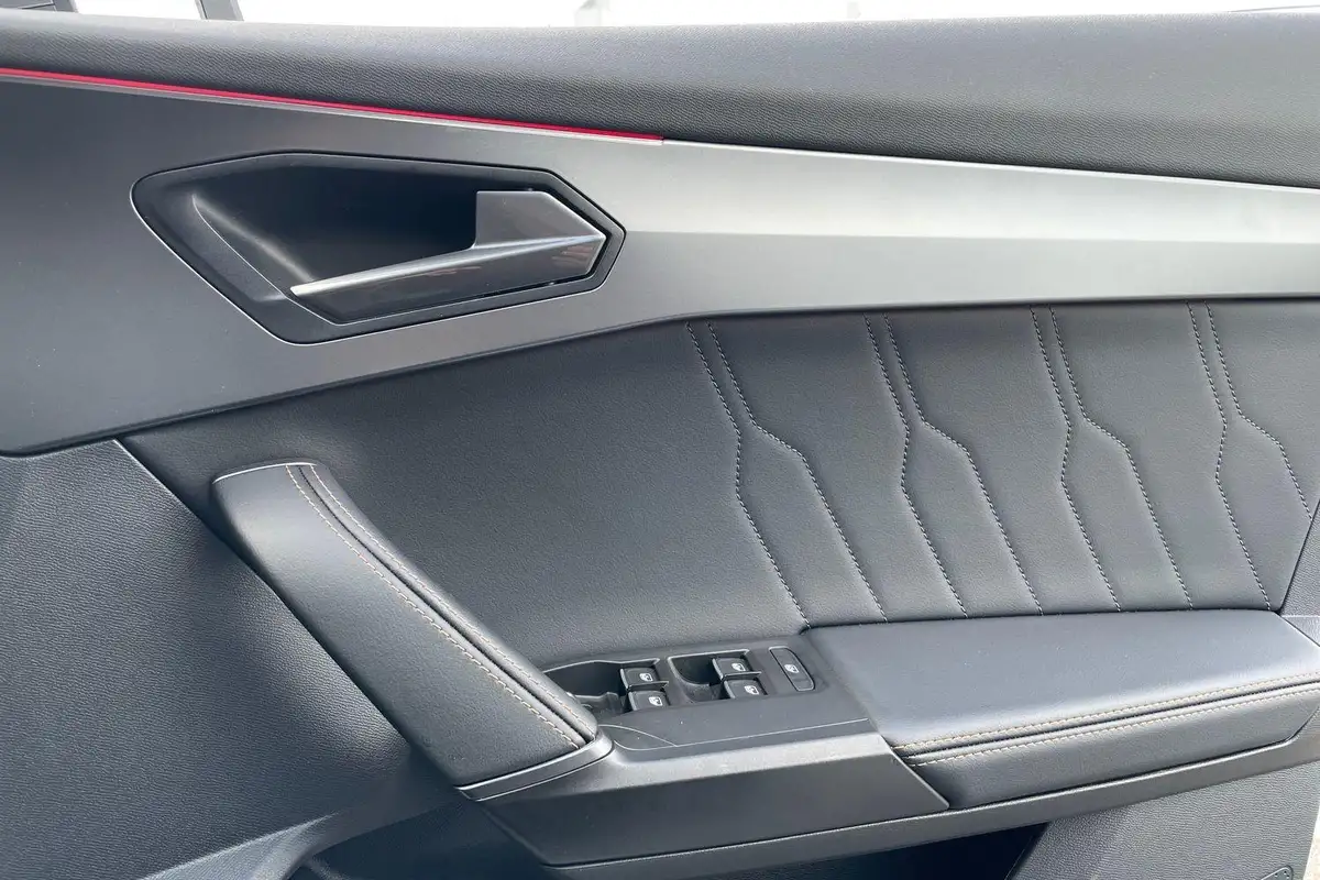 2022-cupra-formentor-14-e-hybrid-v1-big-38