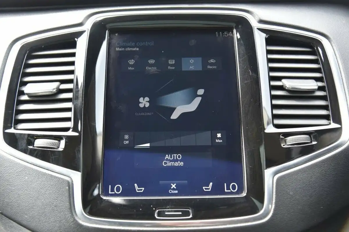 2016-volvo-xc90-20td-d5-inscription-big-45