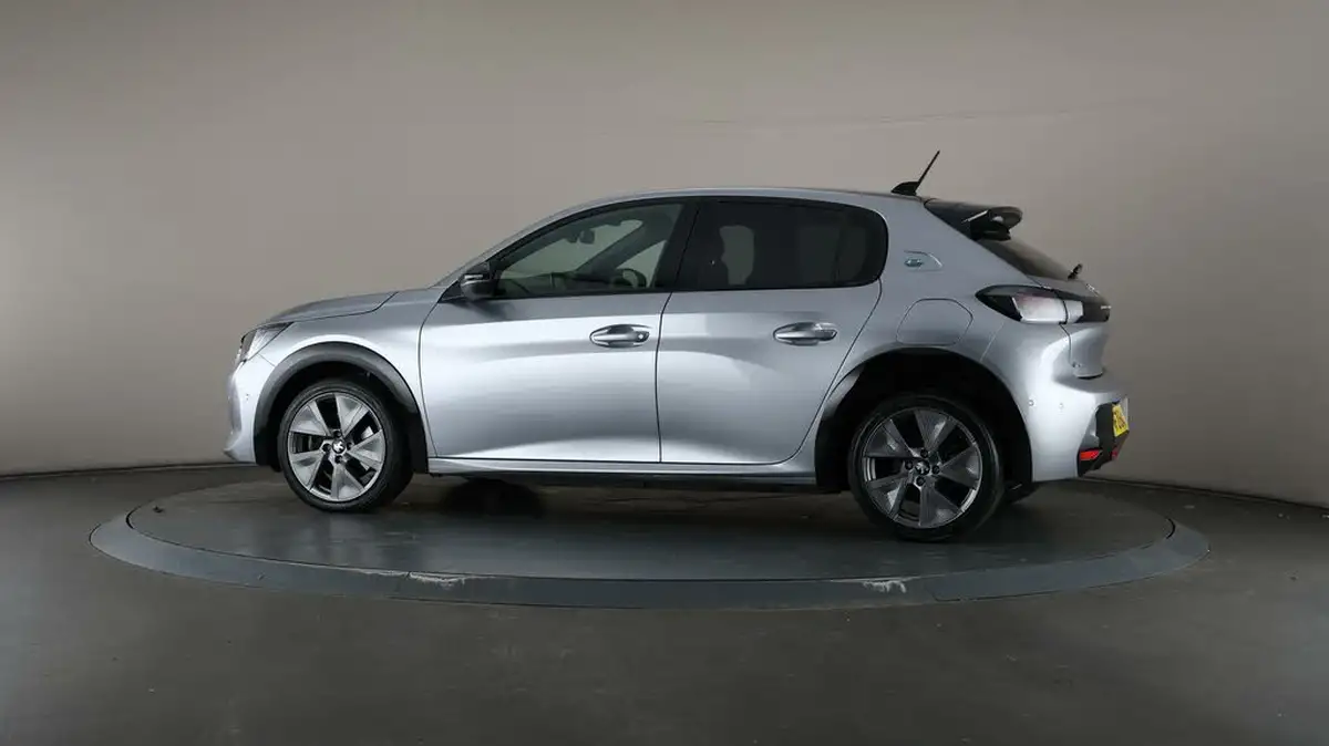 2021-peugeot-208-e-gt-50kwh-big-77