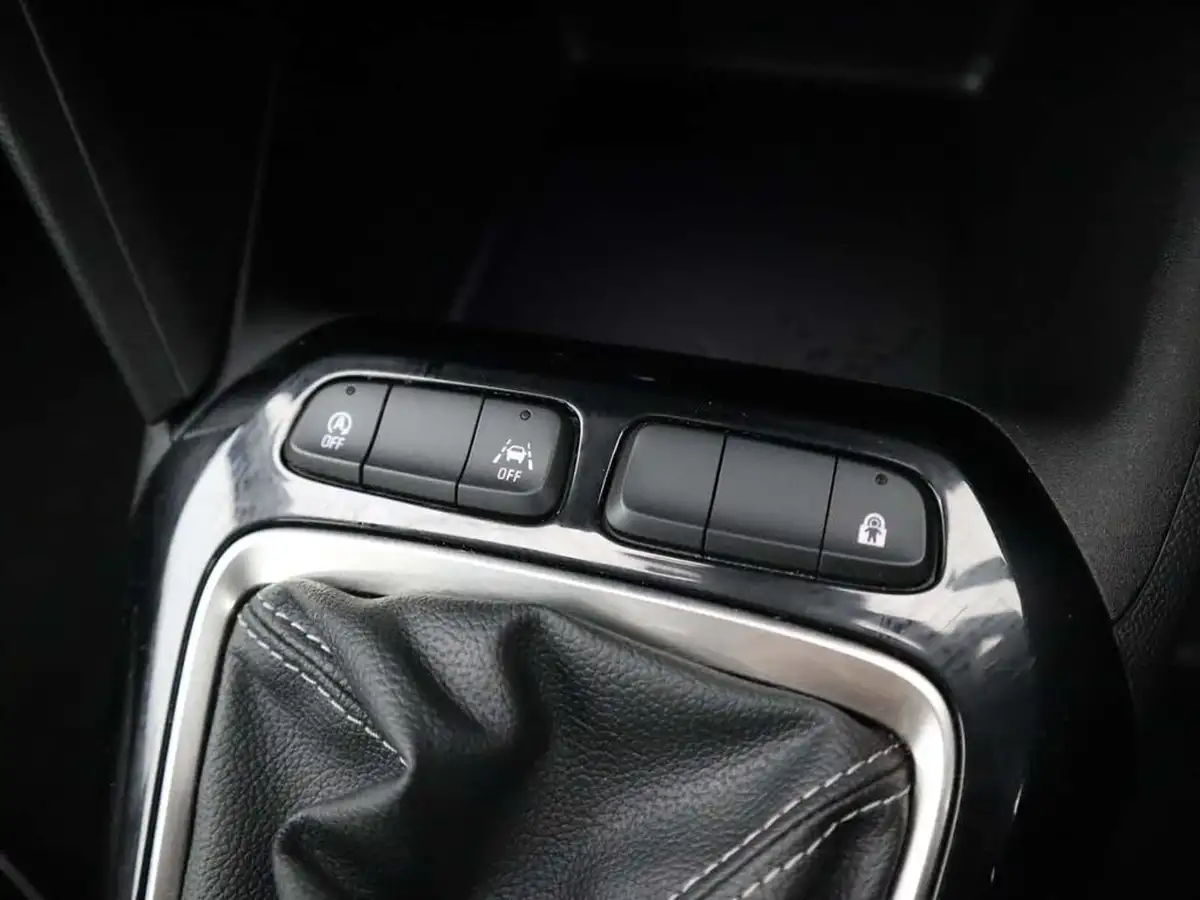 2022-vauxhall-corsa-12i-design-big-28
