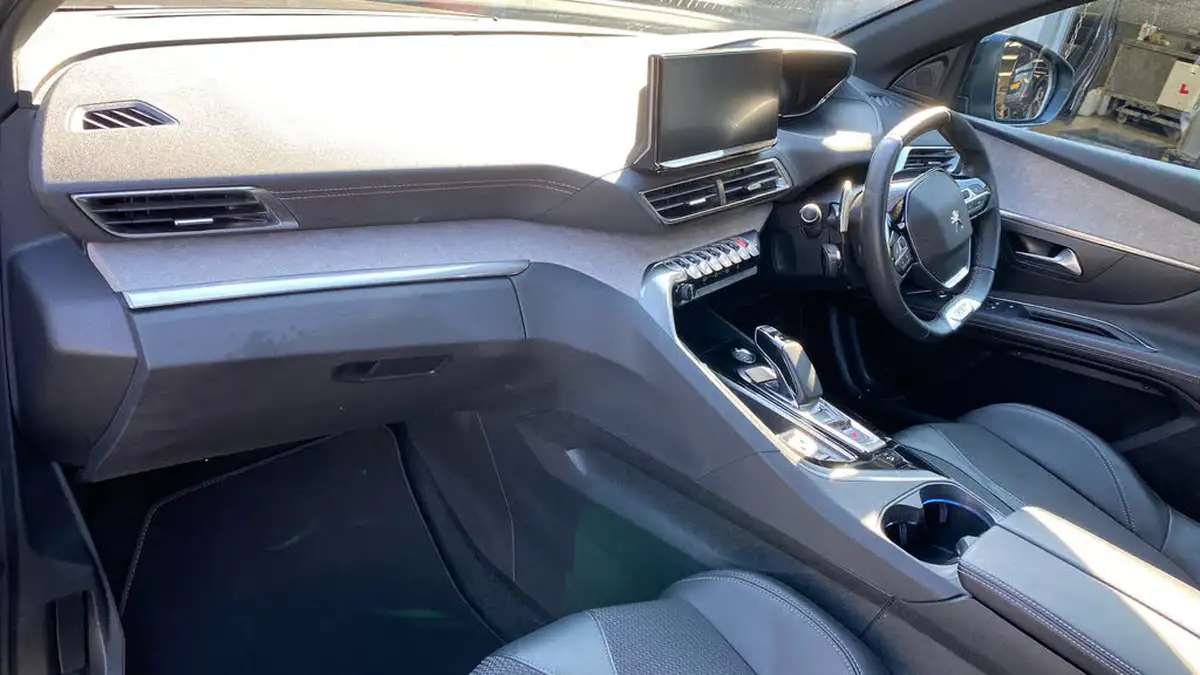 2022-peugeot-3008-suv-16-puretech-gt-premium-300bhp-4wd-hybrid4-e-eat8-big-11