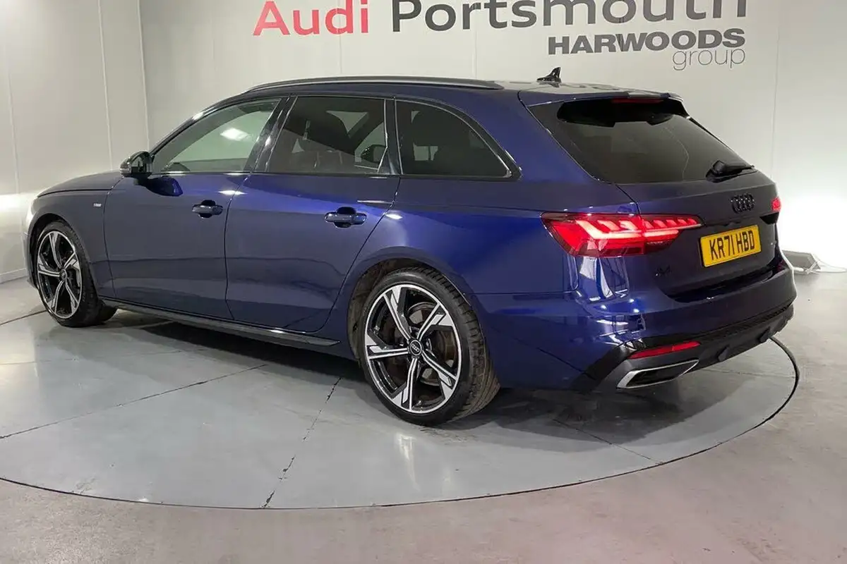 2022-audi-a4-avant-20-40-tdi-black-edition-big-8