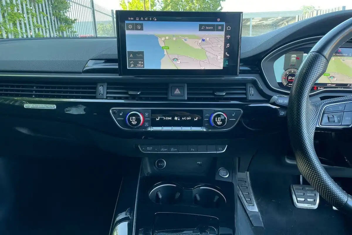 2022-audi-a4-avant-20-40-tdi-black-edition-big-36