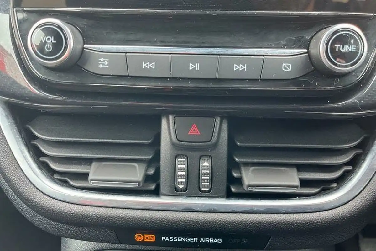 2022-ford-fiesta-10t-st-line-100ps-5d-big-32
