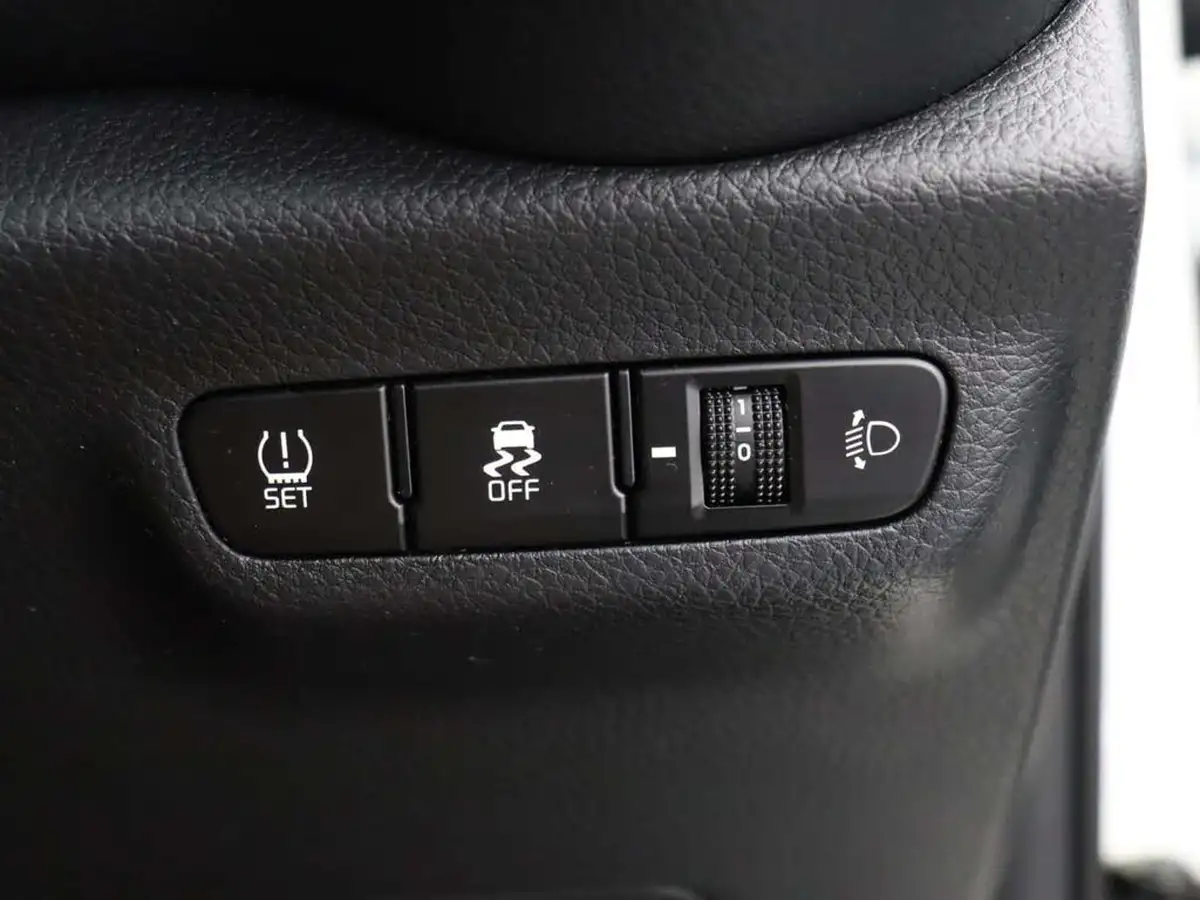 2018-kia-picanto-10-1-65bhp-adap-big-38