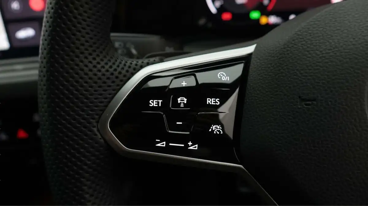 2021-volkswagen-golf-20-tsi-gti-dsg-big-24