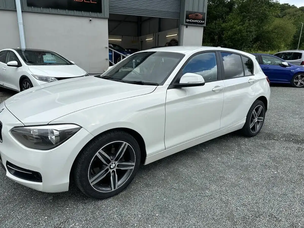 2014-bmw-1-series-20td-116d-sport-116bhp-ss-sports-hatch-5d-big-32