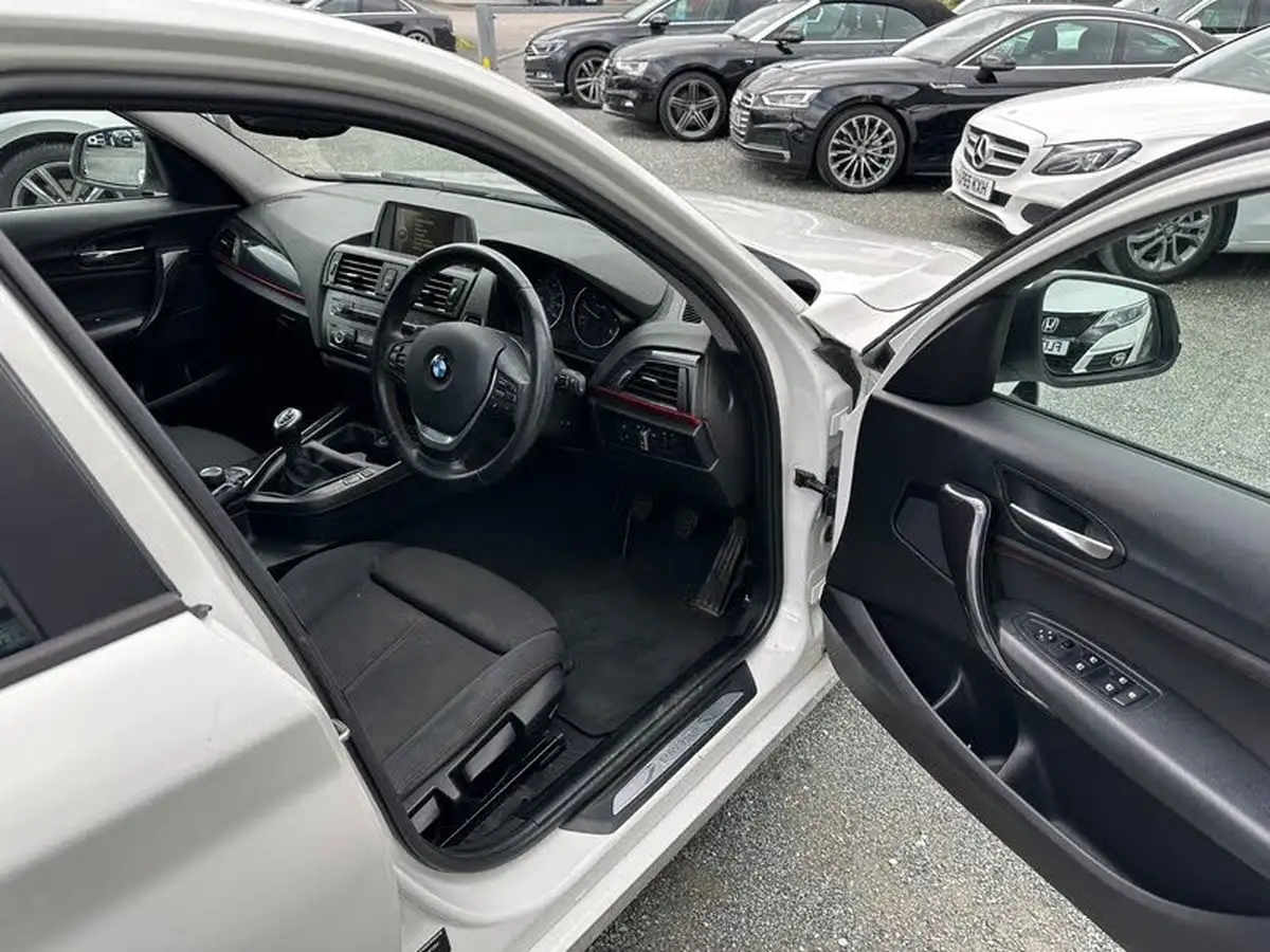 2014-bmw-1-series-20td-116d-sport-116bhp-ss-sports-hatch-5d-big-8