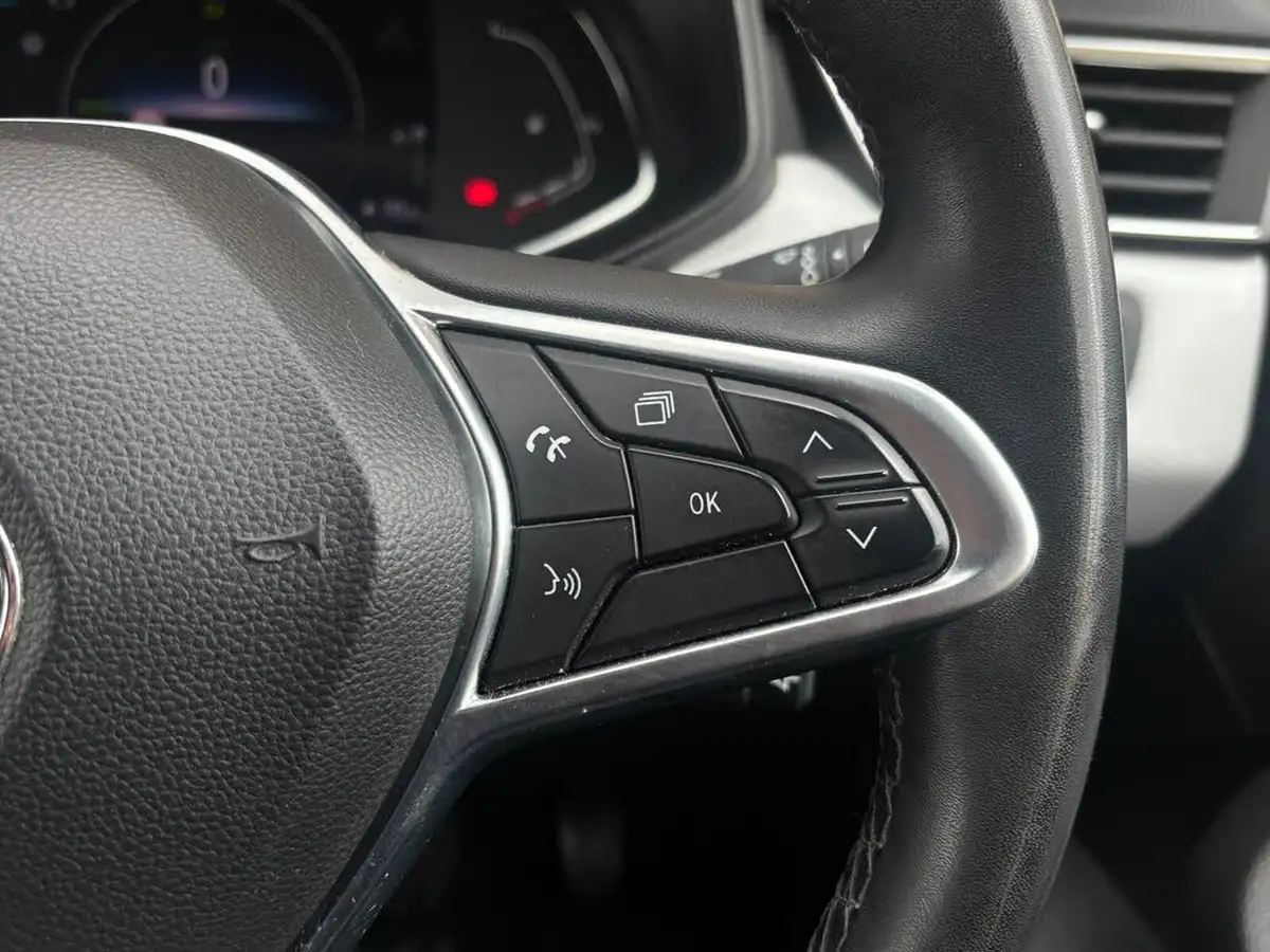 2022-renault-clio-16-techno-big-19
