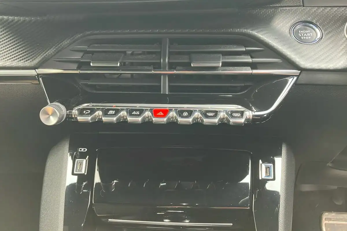2020-peugeot-208-12-puretech-gt-line-130bhp-eat8-big-39