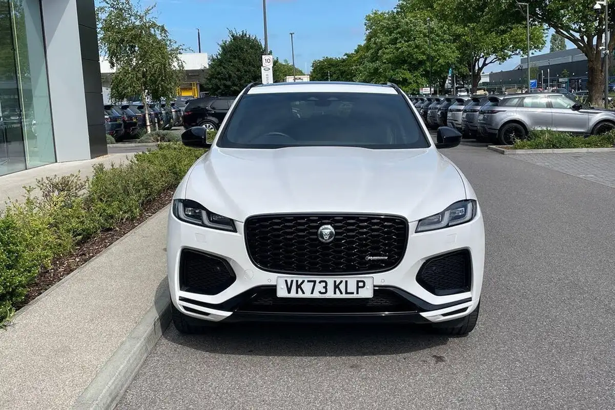 2023-jaguar-f-pace-20-d200-r-dynamic-se-black-big-14