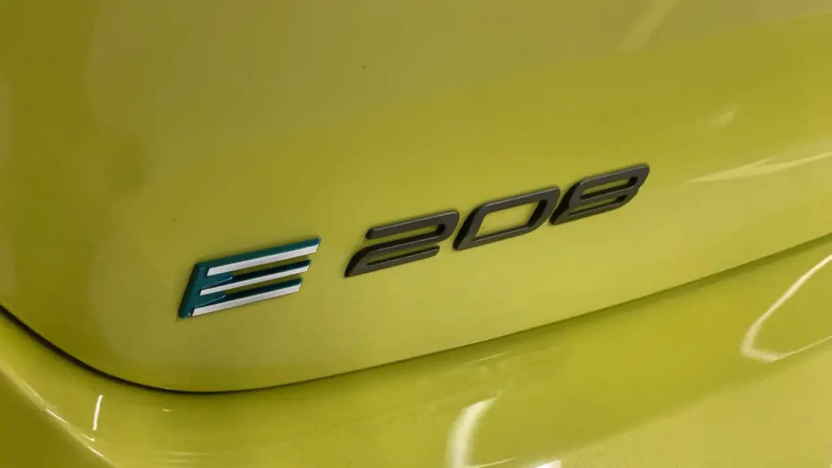 2024-peugeot-208-e-gt-156ps-51kwh-big-43