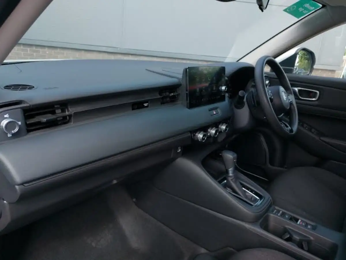 2022-honda-hr-v-15-i-mmd-elegance-big-4
