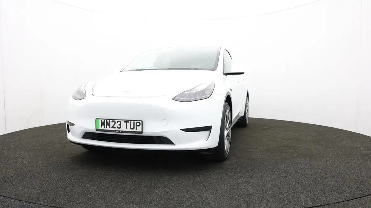 2023-tesla-model-y-e-rwd-big-59