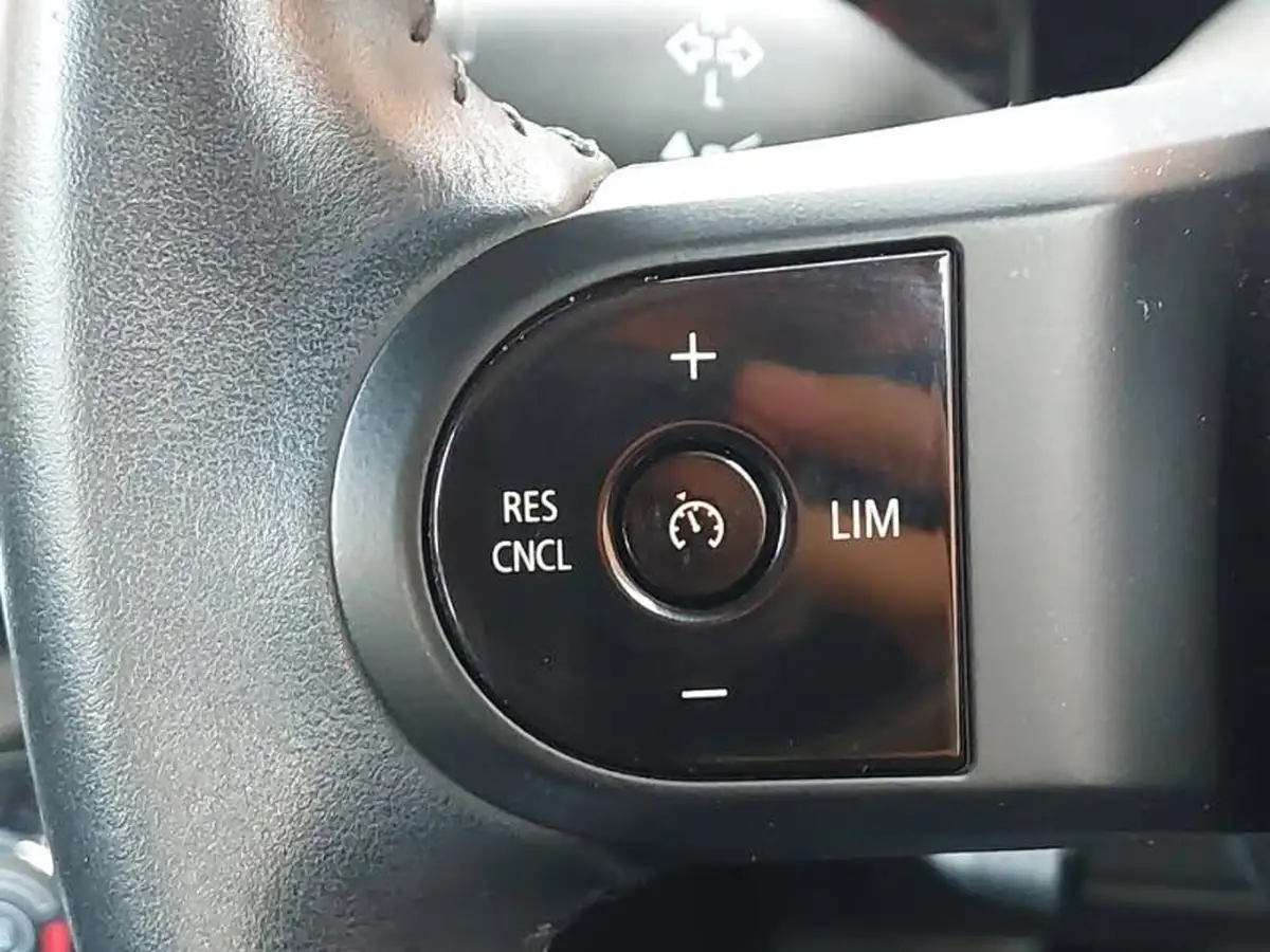 2022-mini-cooper-15-cooper-classic-hatchback-5d-big-14